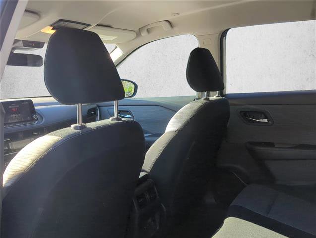 Used 2023 Nissan Rogue SV image 12