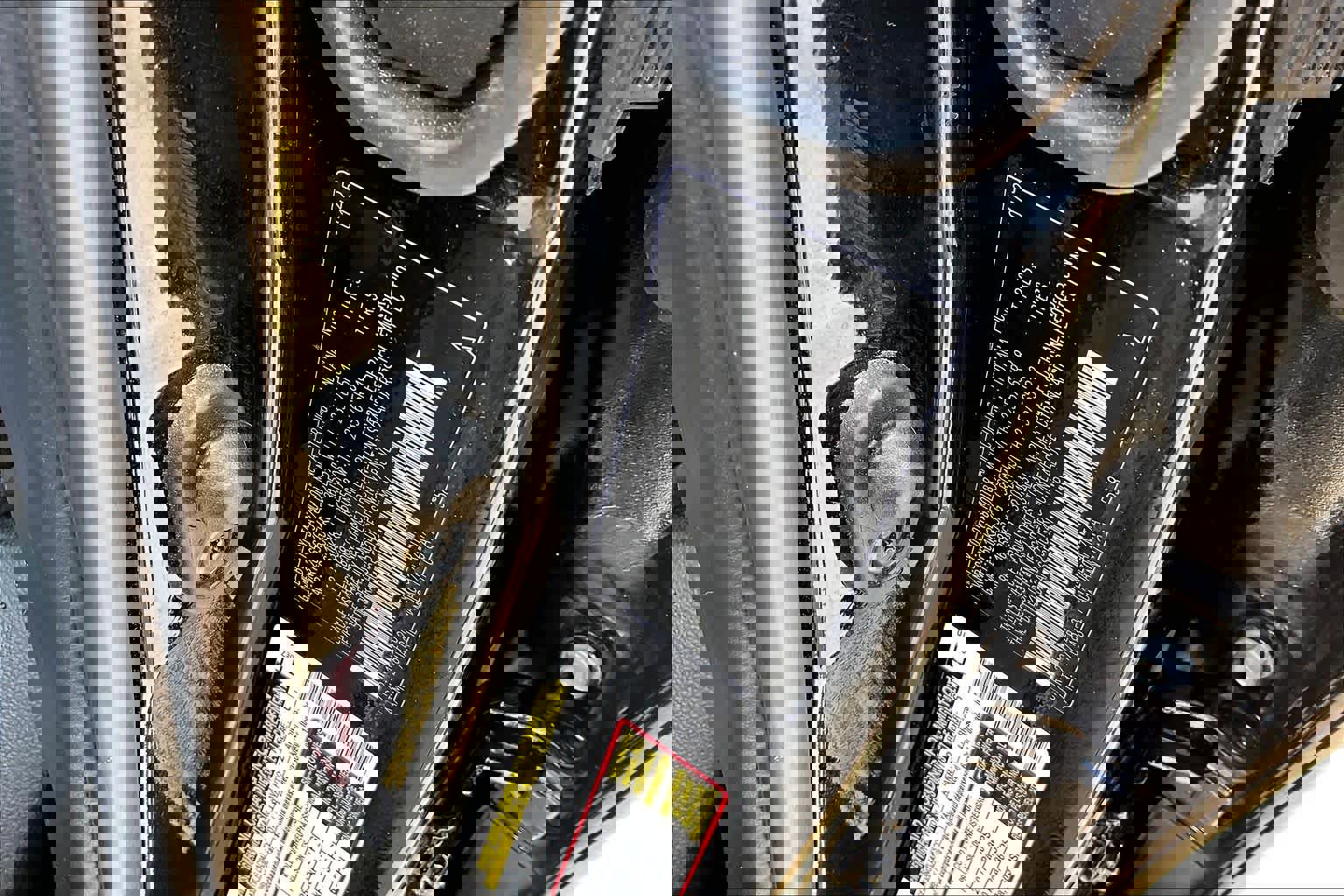 Used 2025 Toyota Highlander LE image 33