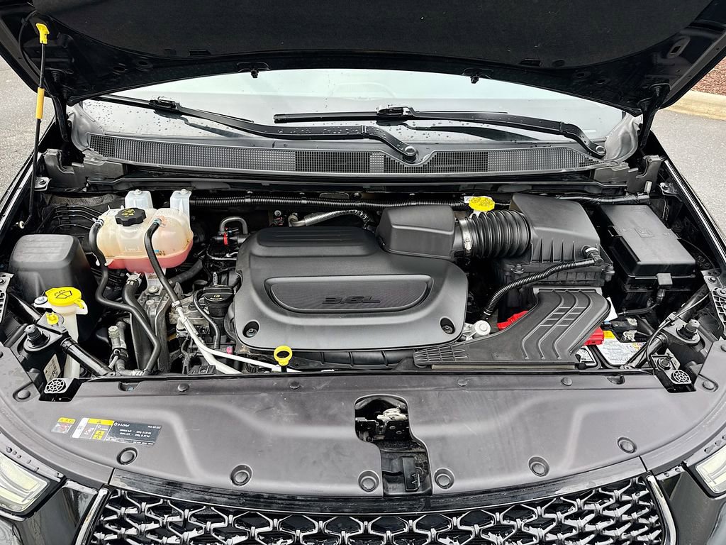 Used 2024 Chrysler Pacifica Touring-L image 25