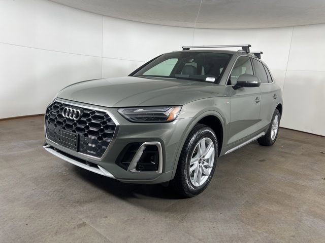 Used 2023 Audi Q5 2.0T Premium w/ Convenience Package AWD/4WD image 3