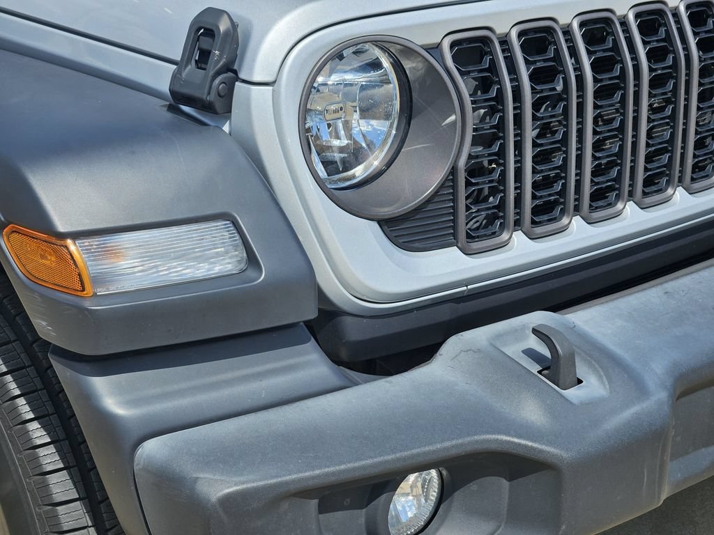 Used 2024 Jeep Wrangler Unlimited Sport AWD/4WD image 8
