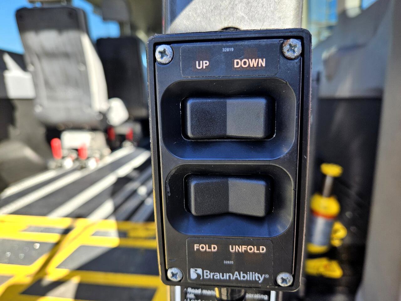 Used 2019 Ford Transit 350 XL image 21