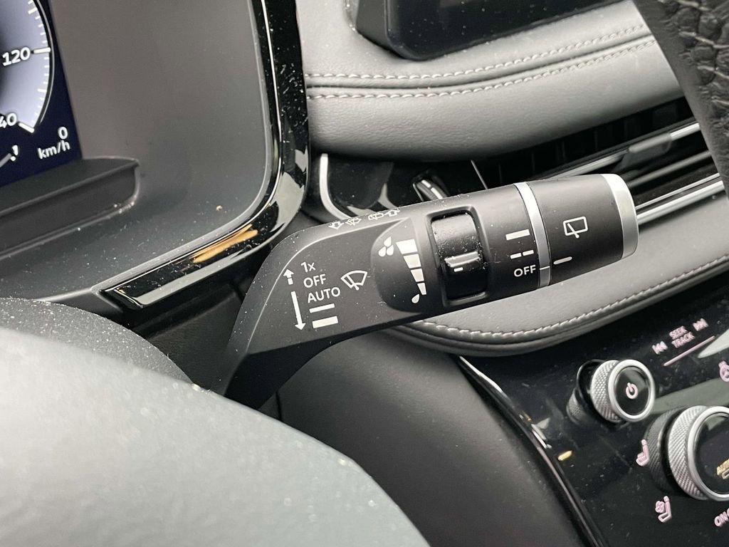 Used 2025 INFINITI QX60 Luxe w/ Black Edition image 23