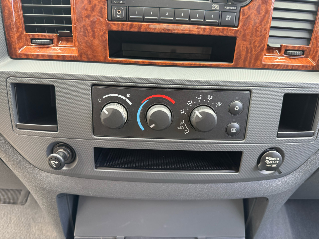 Used 2006 Dodge Ram 1500 Truck SLT w/ Quad Cab Big Horn Value Group image 28