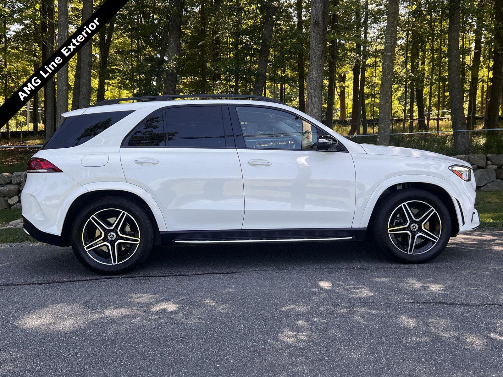 Used 2020 Mercedes-Benz GLE 450 4MATIC w/ AMG Line Exterior image 2
