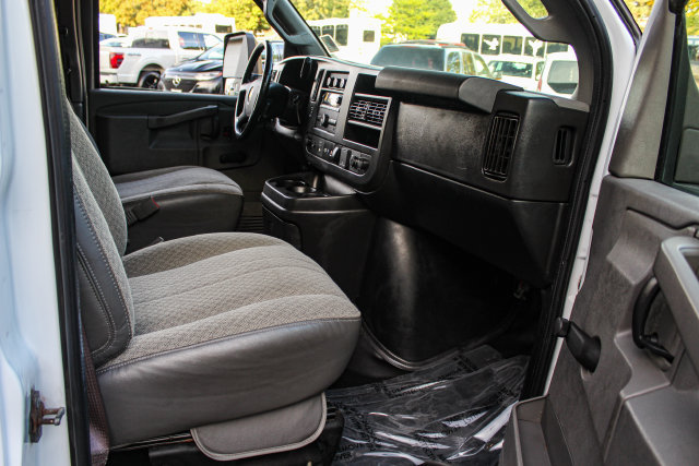 Used 2020 Chevrolet Express 3500 w/ Driver Convenience Package RWD image 20