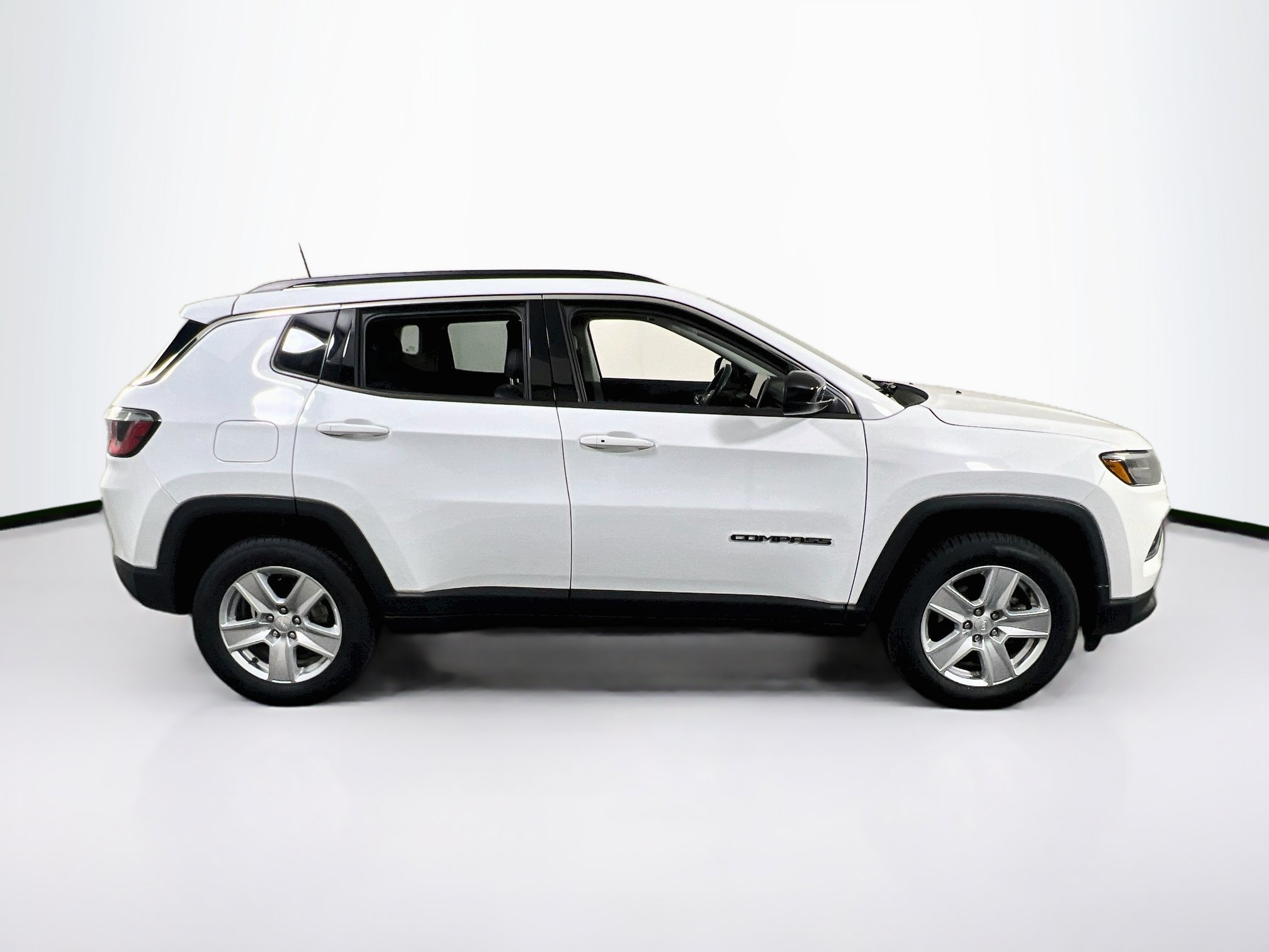 Used 2022 Jeep Compass Latitude w/ Convenience Group AWD/4WD image 4