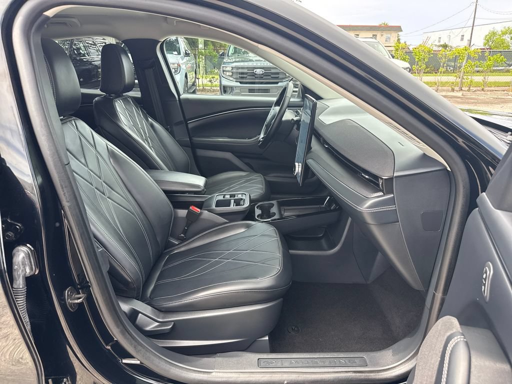 Used 2025 Ford Mustang Mach-E Select AWD/4WD image 28