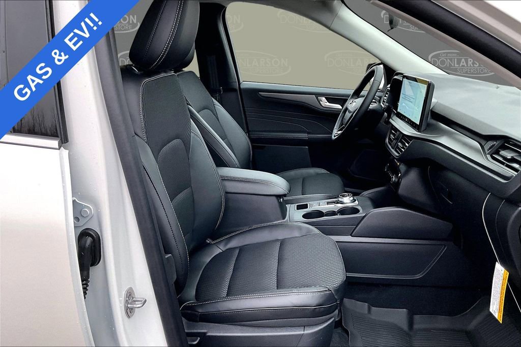 New 2026 Ford Escape SE w/ Class II Trailer Tow Package image 11