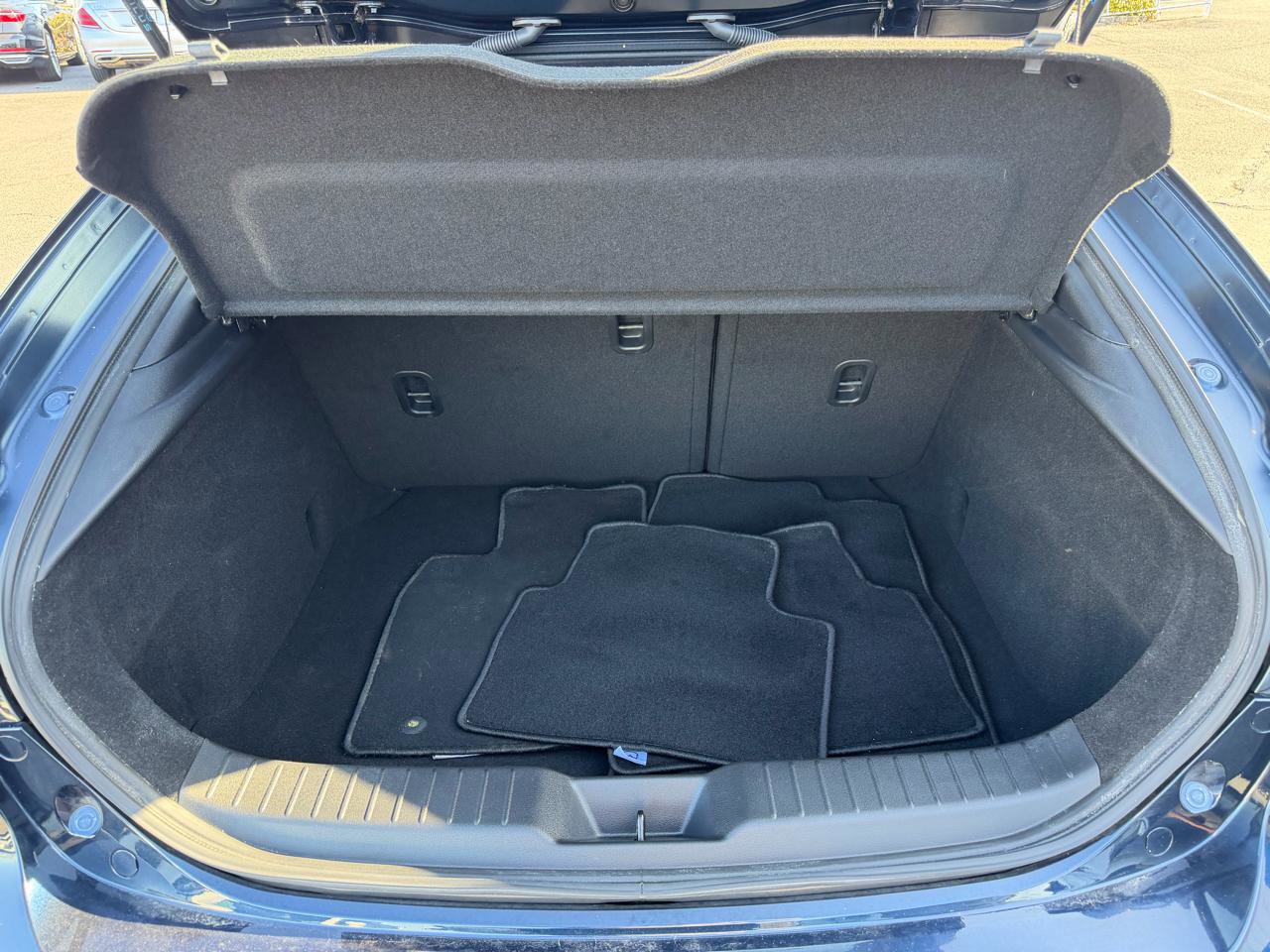 Used 2022 MAZDA MAZDA3 s image 27