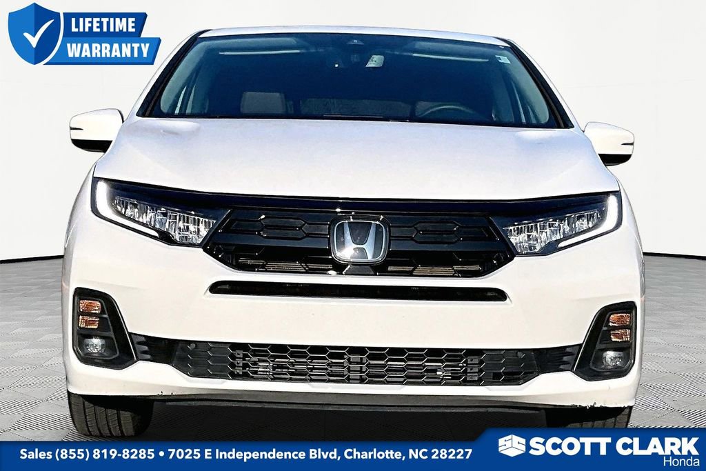 Used 2025 Honda Odyssey Touring image 2