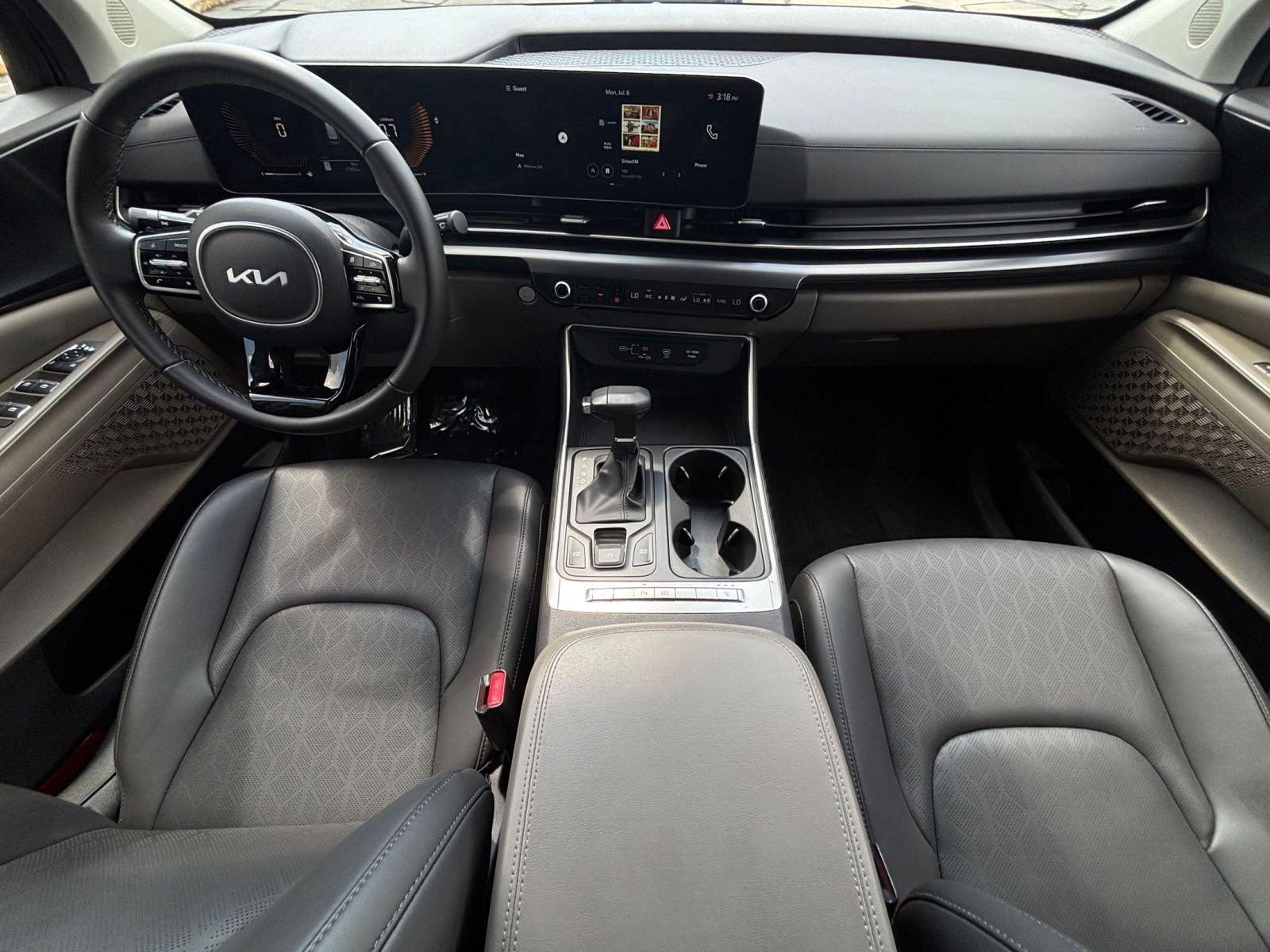 Used 2026 Kia Carnival FWD image 35