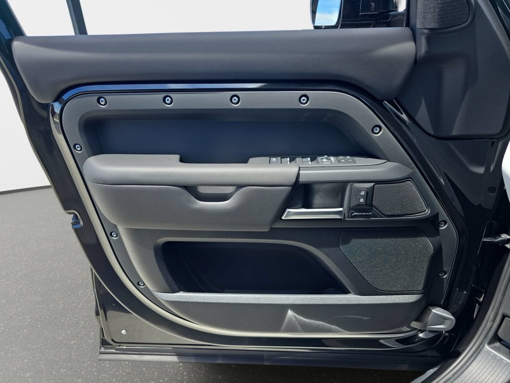 New 2026 Land Rover Defender 110 S AWD/4WD image 27