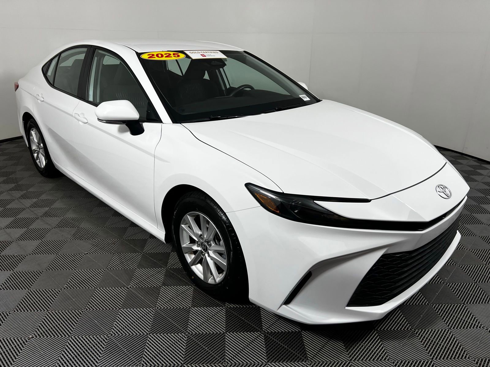 Certified 2025 Toyota Camry LE image 3