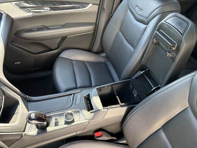Used 2025 Cadillac XT6 Premium Luxury AWD/4WD image 22