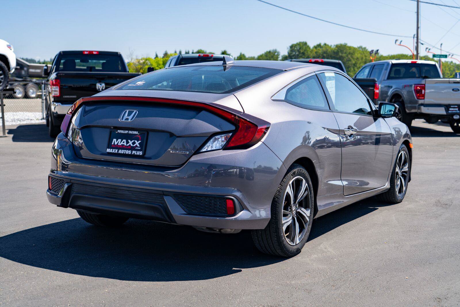 Used 2017 Honda Civic Touring image 7