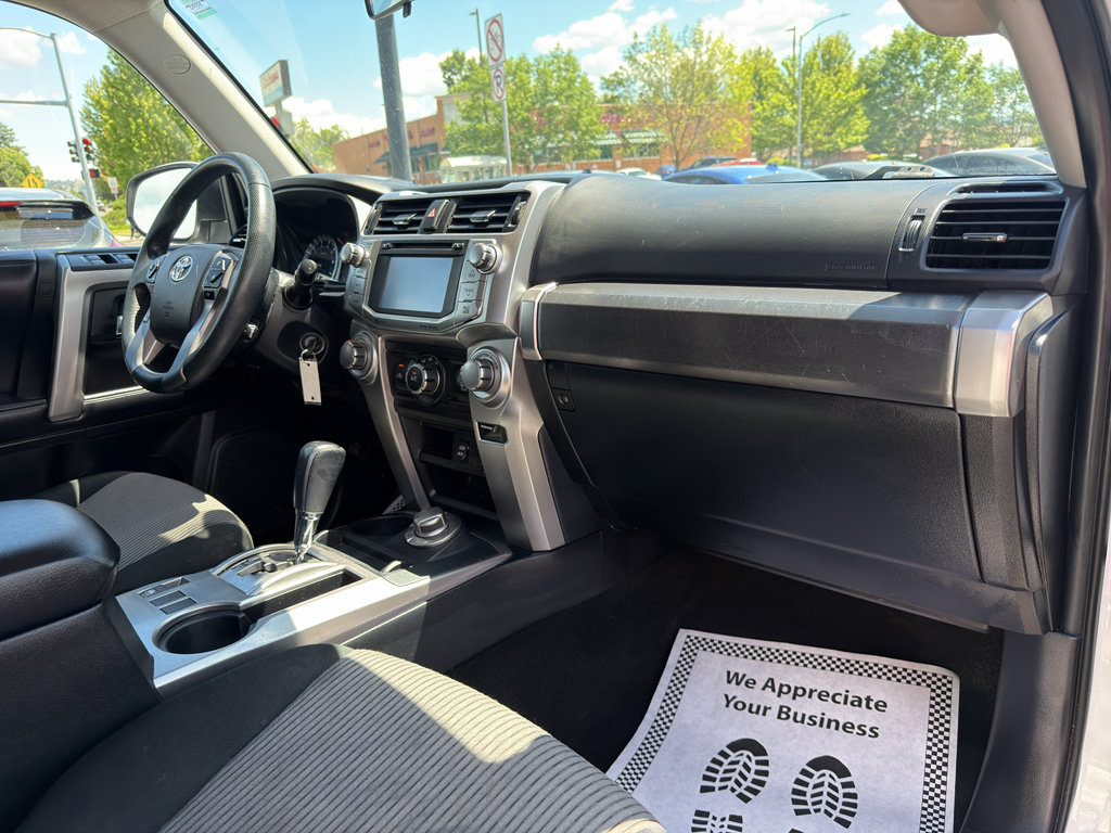 Used 2019 Toyota 4Runner SR5 AWD/4WD image 23