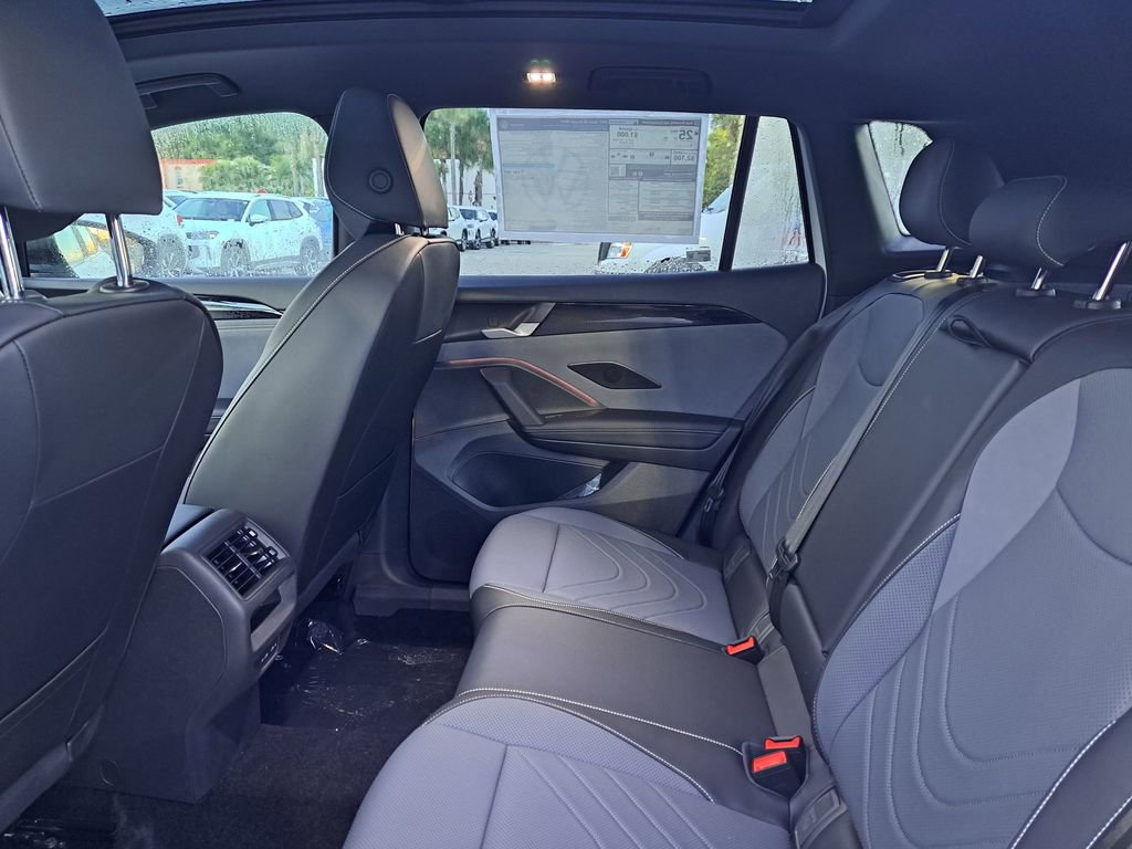 New 2026 Volkswagen Tiguan SE R-Line image 5