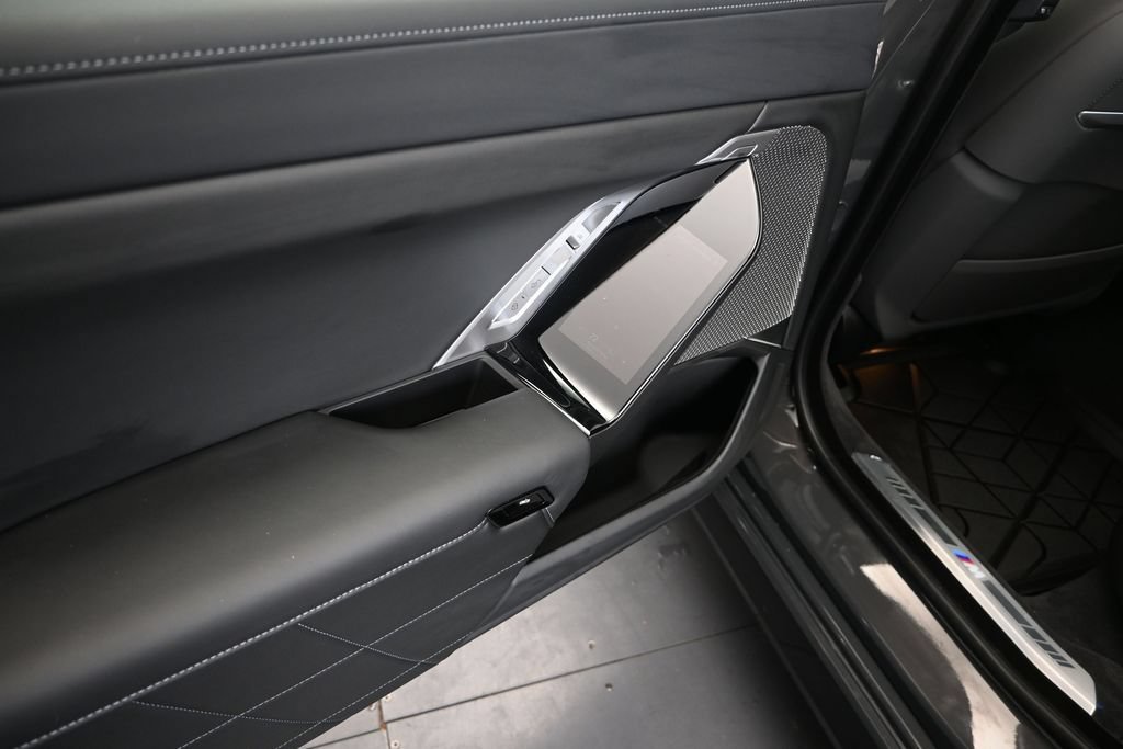 Certified 2026 BMW 740i w/ Executive Package RWD image 15