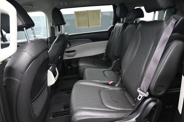 Used 2022 Kia Carnival LX FWD image 11