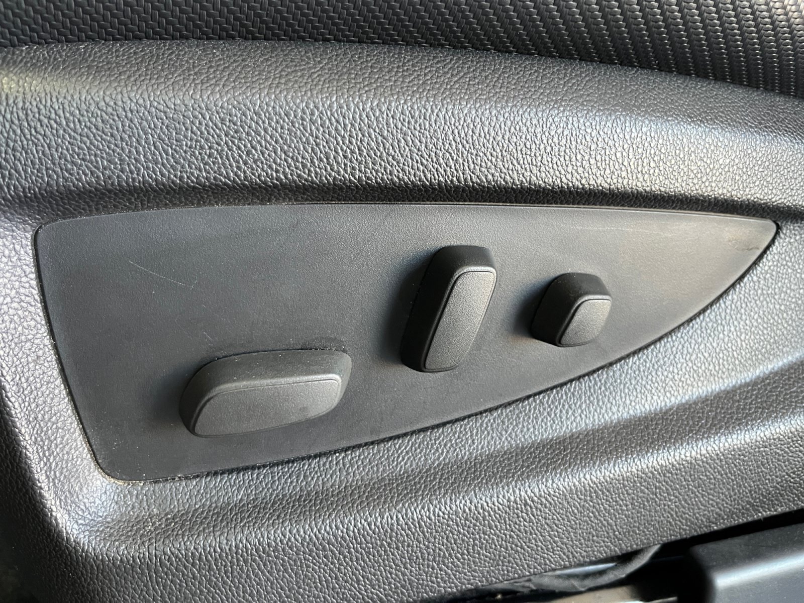 Used 2014 GMC Sierra 1500 SLT w/ All-Terrain Package AWD/4WD image 14