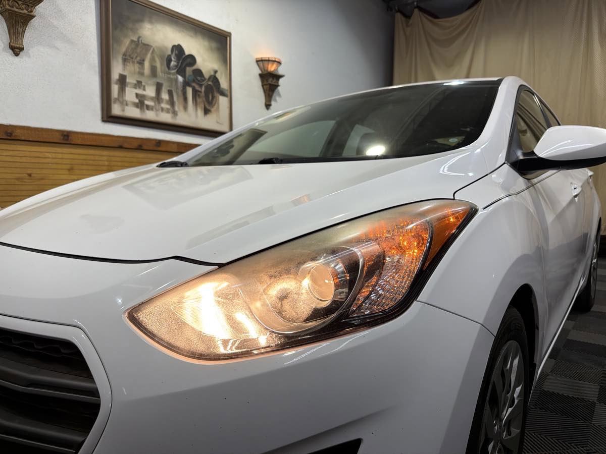 Used 2017 Hyundai Elantra GT image 8