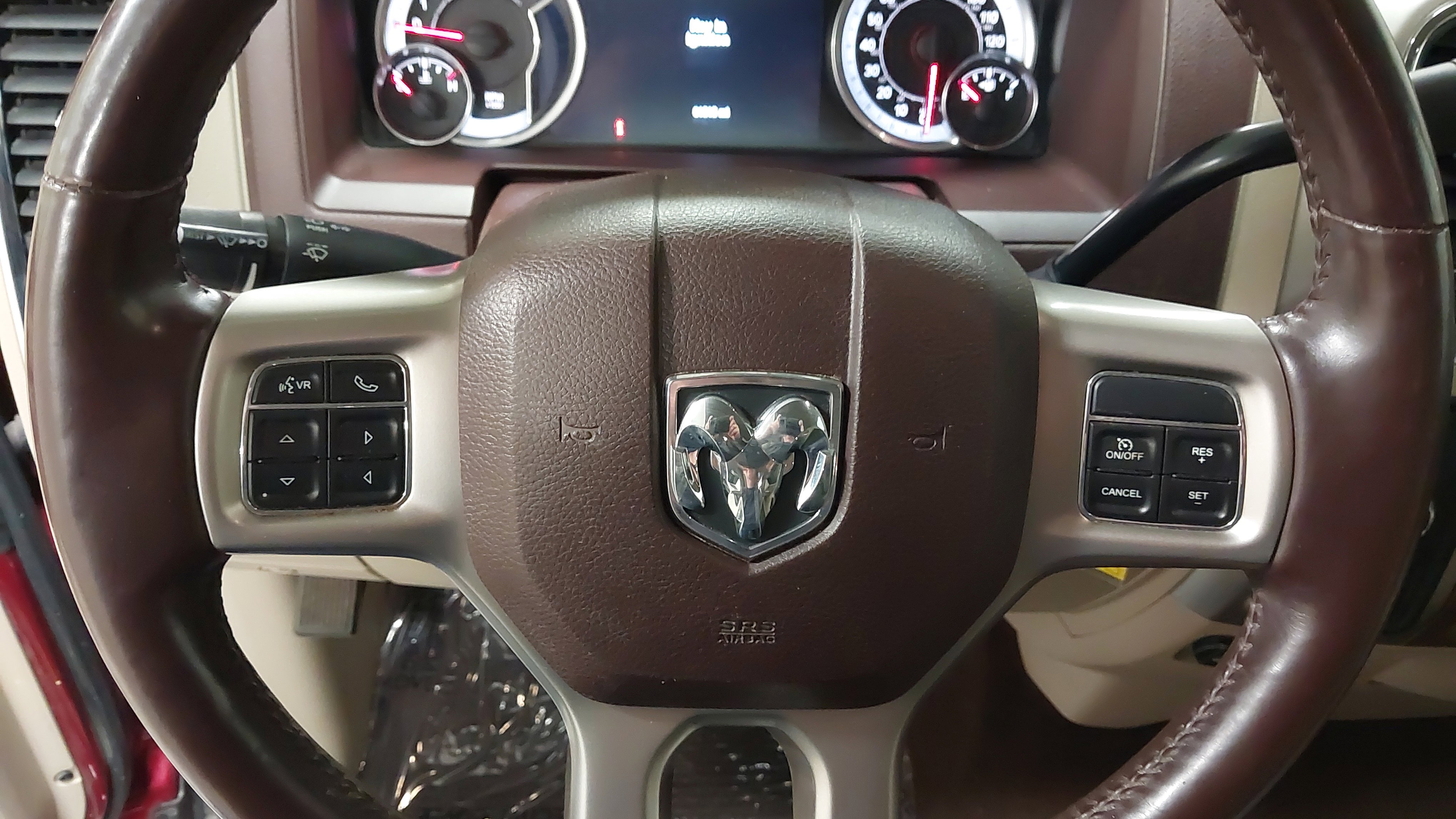 Used 2015 RAM 2500 Laramie AWD/4WD image 35