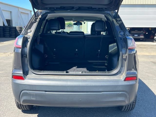 Used 2019 Jeep Cherokee Latitude Plus AWD/4WD image 10