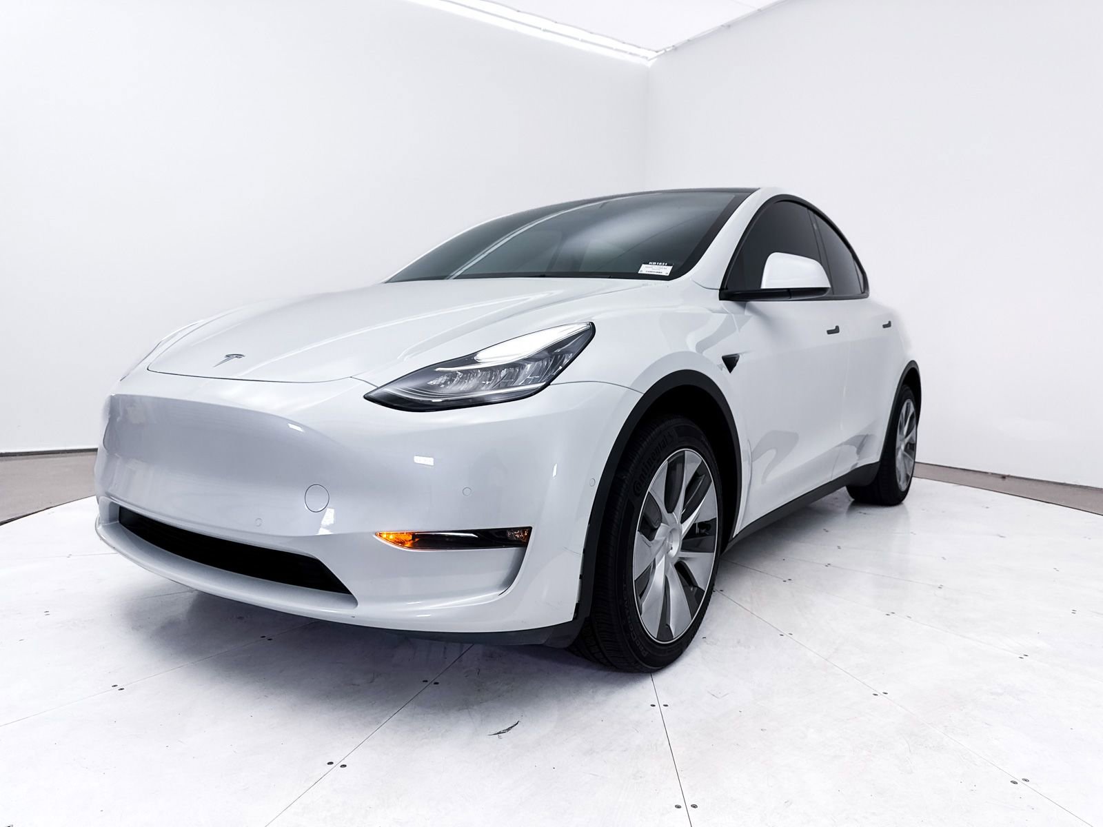 Used 2022 Tesla Model Y Long Range image 25