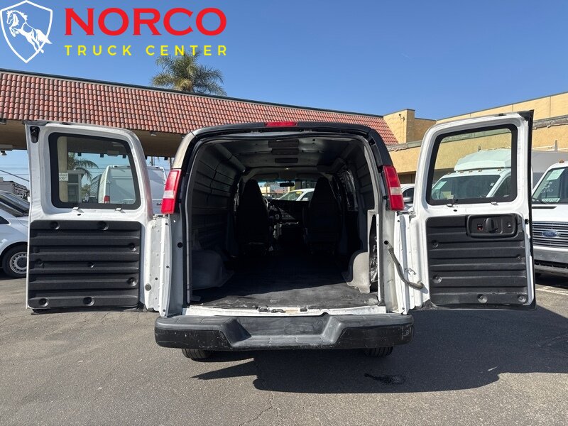Used 2017 Chevrolet Express 2500 RWD image 10