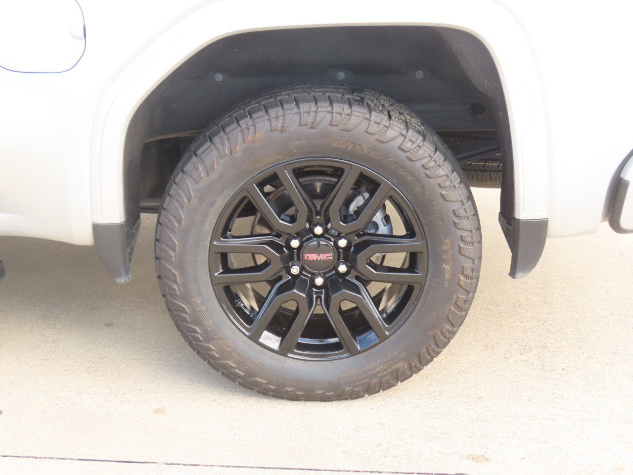Used 2020 GMC Sierra 1500 Elevation w/ Elevation Value Package RWD image 17