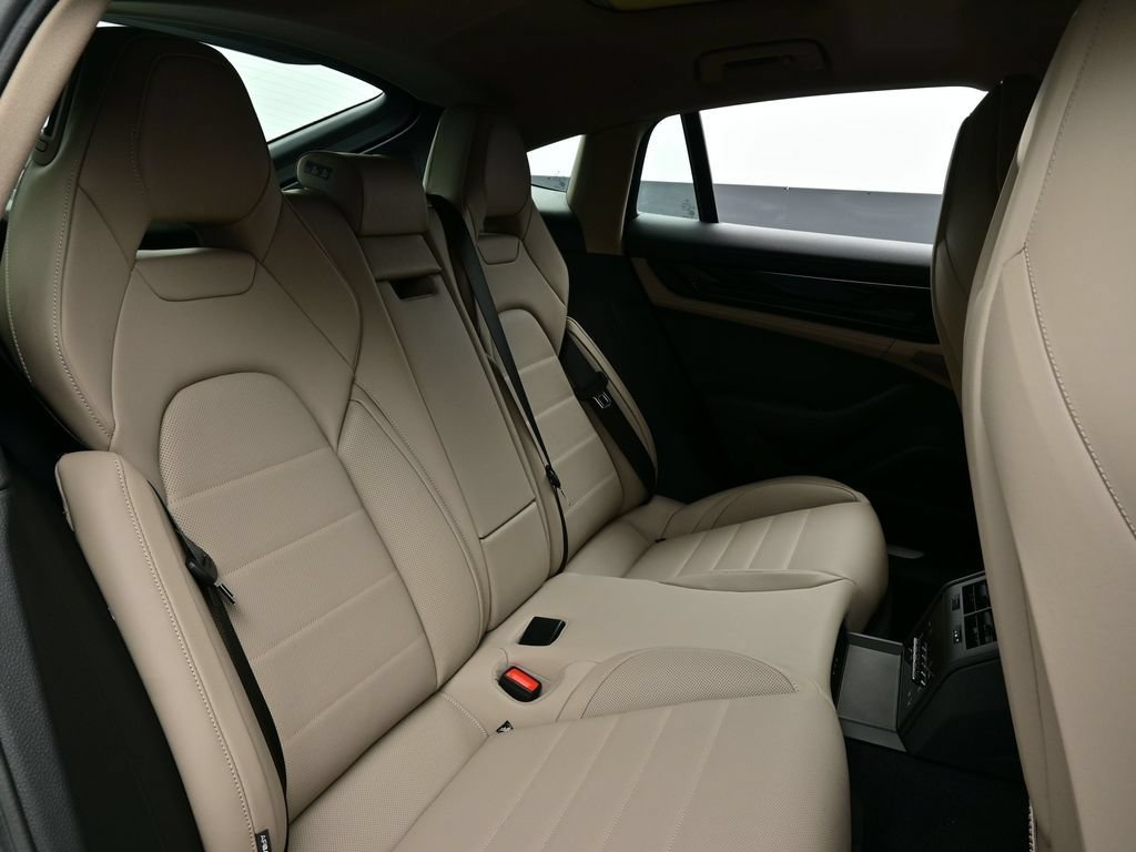 Certified 2026 Porsche Panamera 4 AWD/4WD image 17