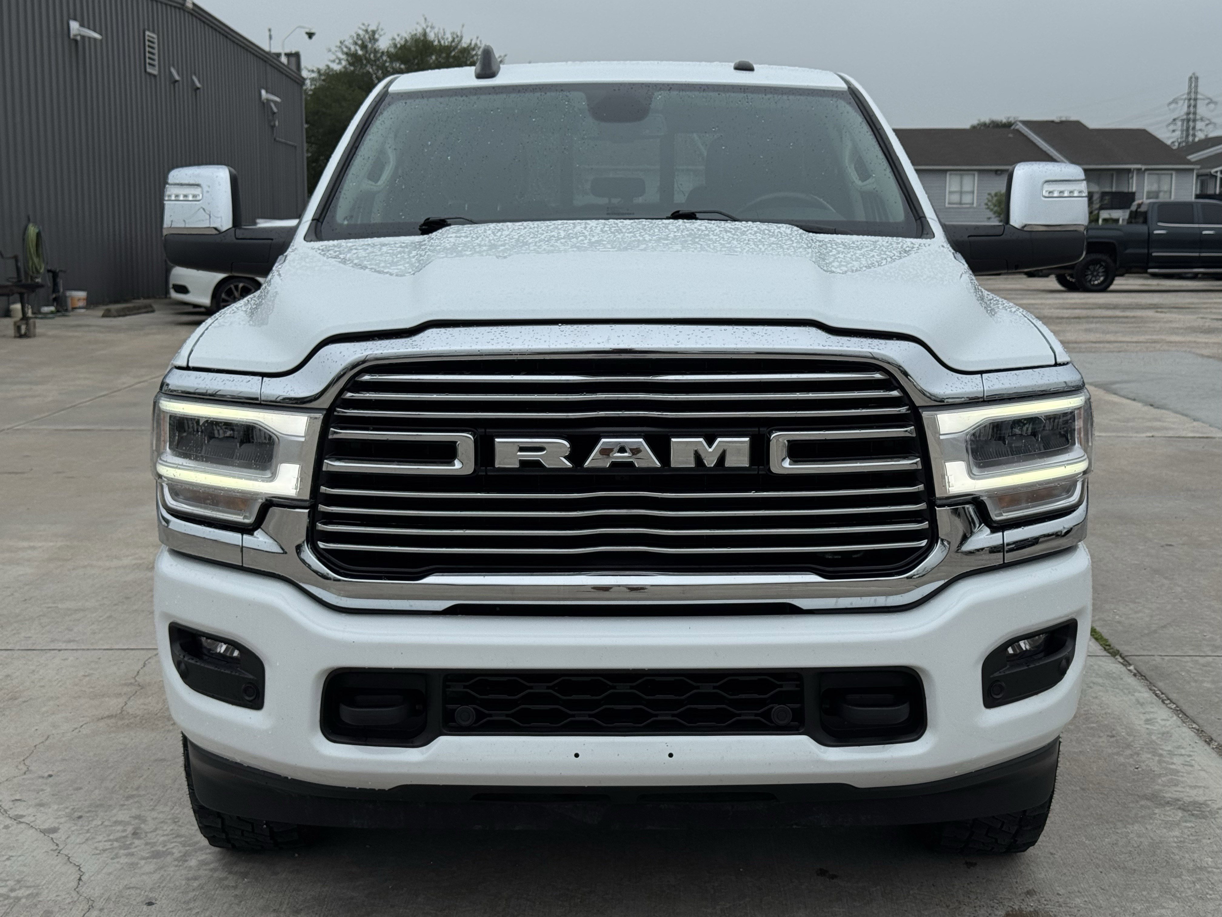 Used 2024 RAM 2500 Laramie AWD/4WD image 3