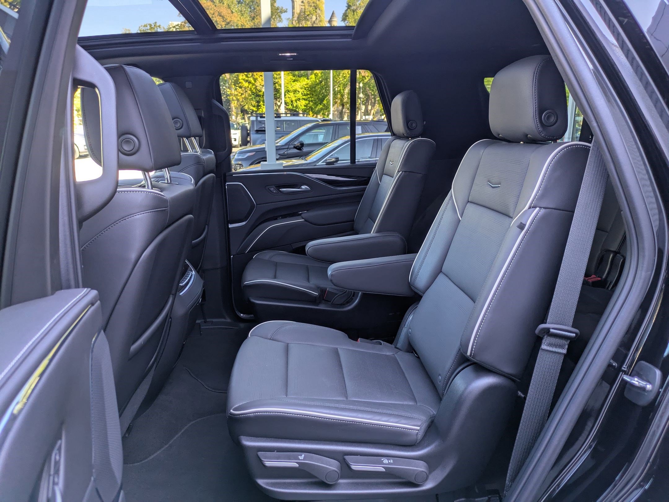 Used 2024 Cadillac Escalade Sport image 29