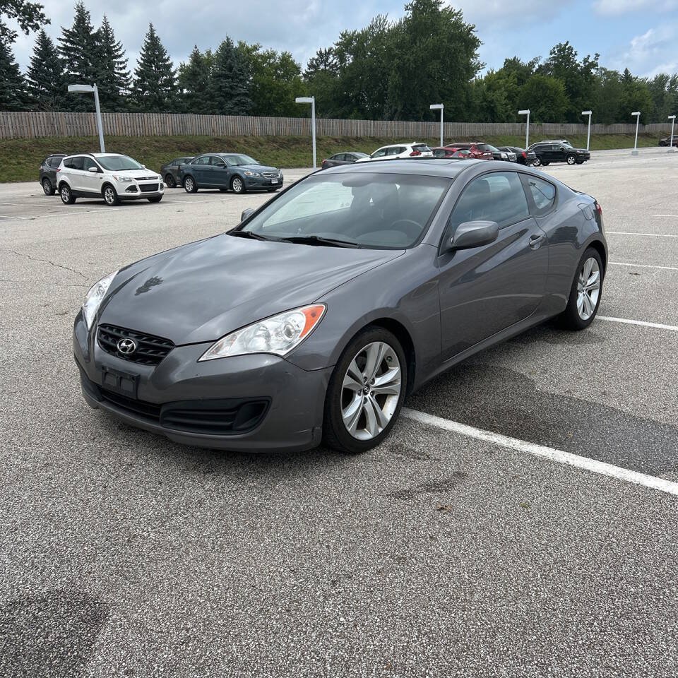 Used 2010 Hyundai Genesis 2.0T RWD image 3