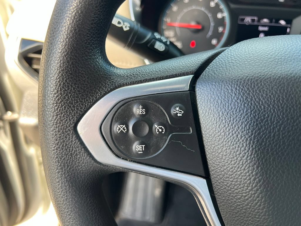 Used 2022 Chevrolet Traverse LS AWD/4WD image 41