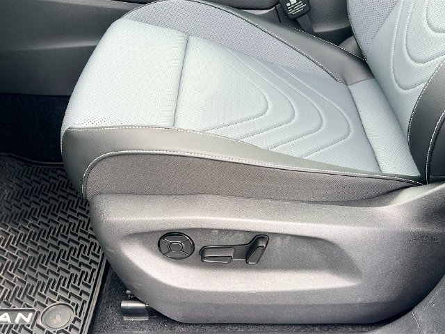 New 2026 Volkswagen Tiguan SE AWD/4WD image 17