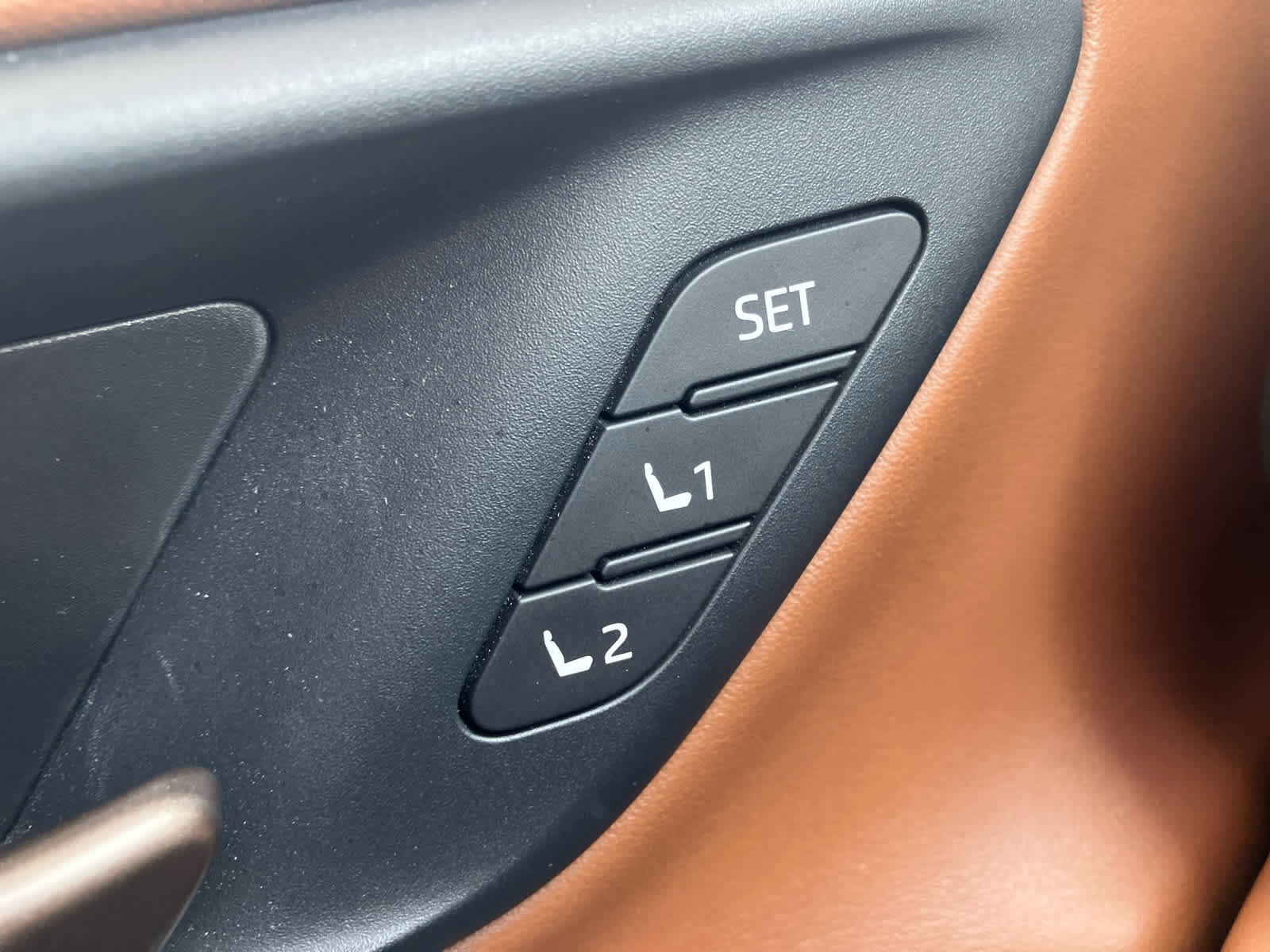 Used 2025 Toyota Crown Limited w/ Advanced Technology Package image 12