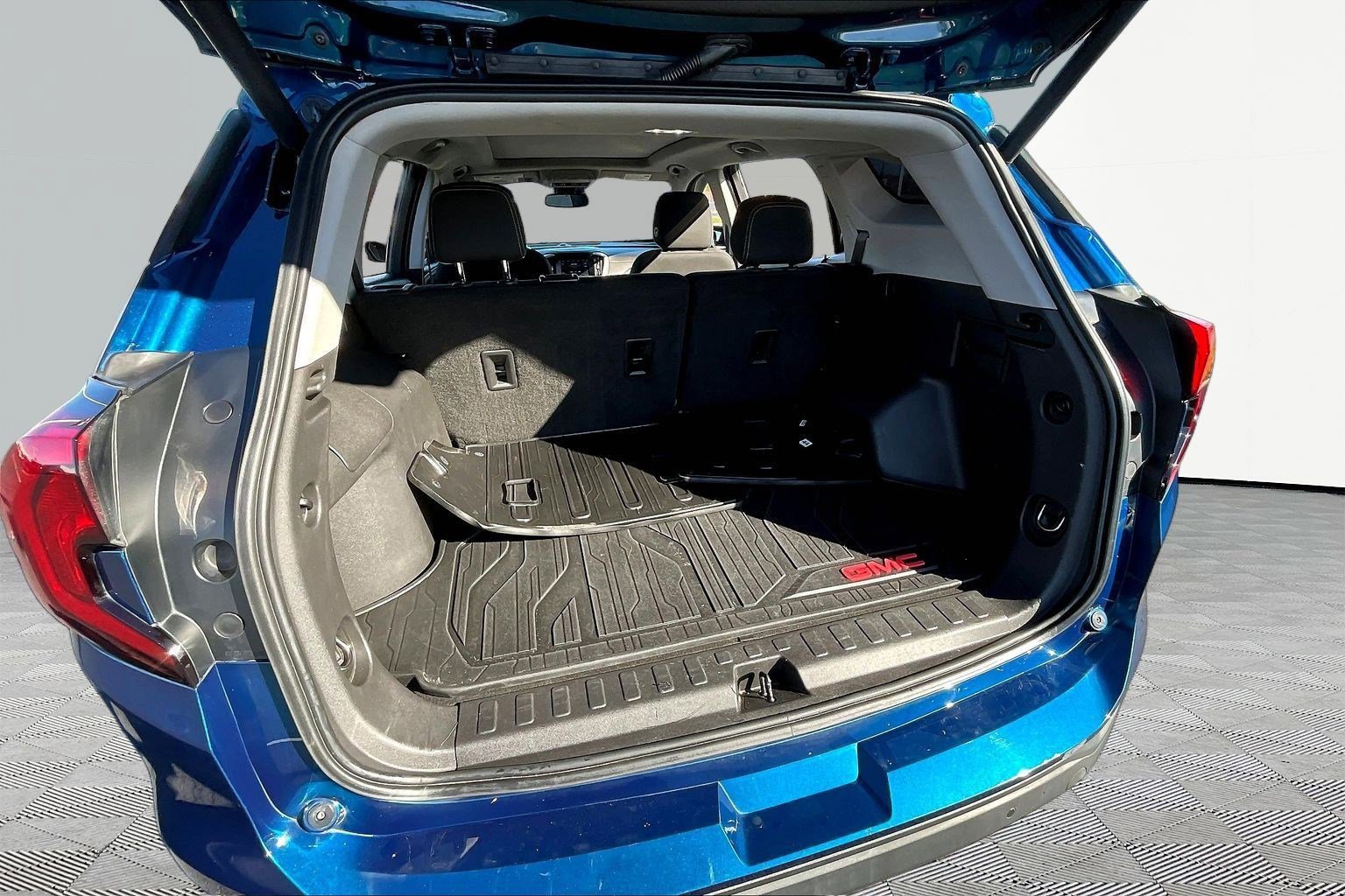 Used 2021 GMC Terrain SLE w/ Driver Convenience Package image 27