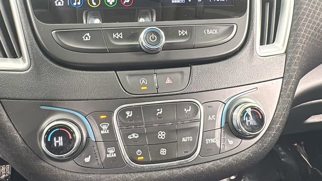 Used 2024 Chevrolet Malibu LT image 24