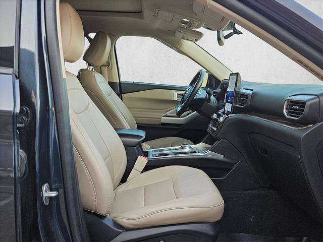 Used 2022 Ford Explorer Limited w/ Limited Technology Package RWD image 16
