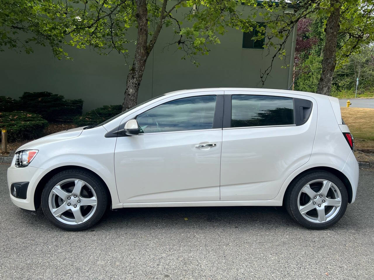 Used 2014 Chevrolet Sonic LTZ w/ Fun and Sun Package FWD image 2