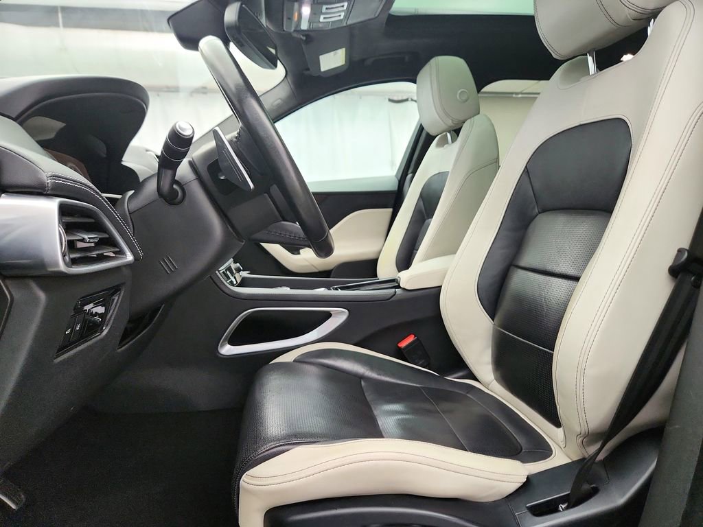 Used 2018 Jaguar F-PACE S image 10