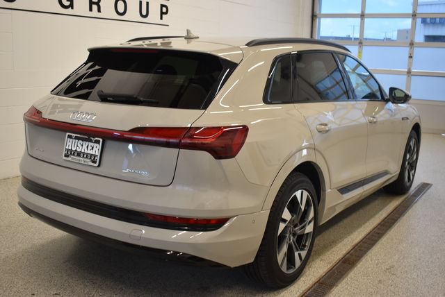 Used 2021 Audi e-tron Premium w/ Convenience Plus Package AWD/4WD image 4