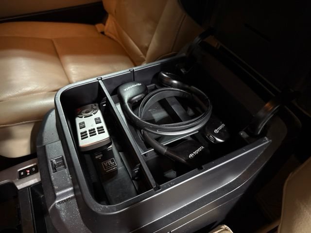 Used 2015 Toyota Sequoia Platinum AWD/4WD image 26