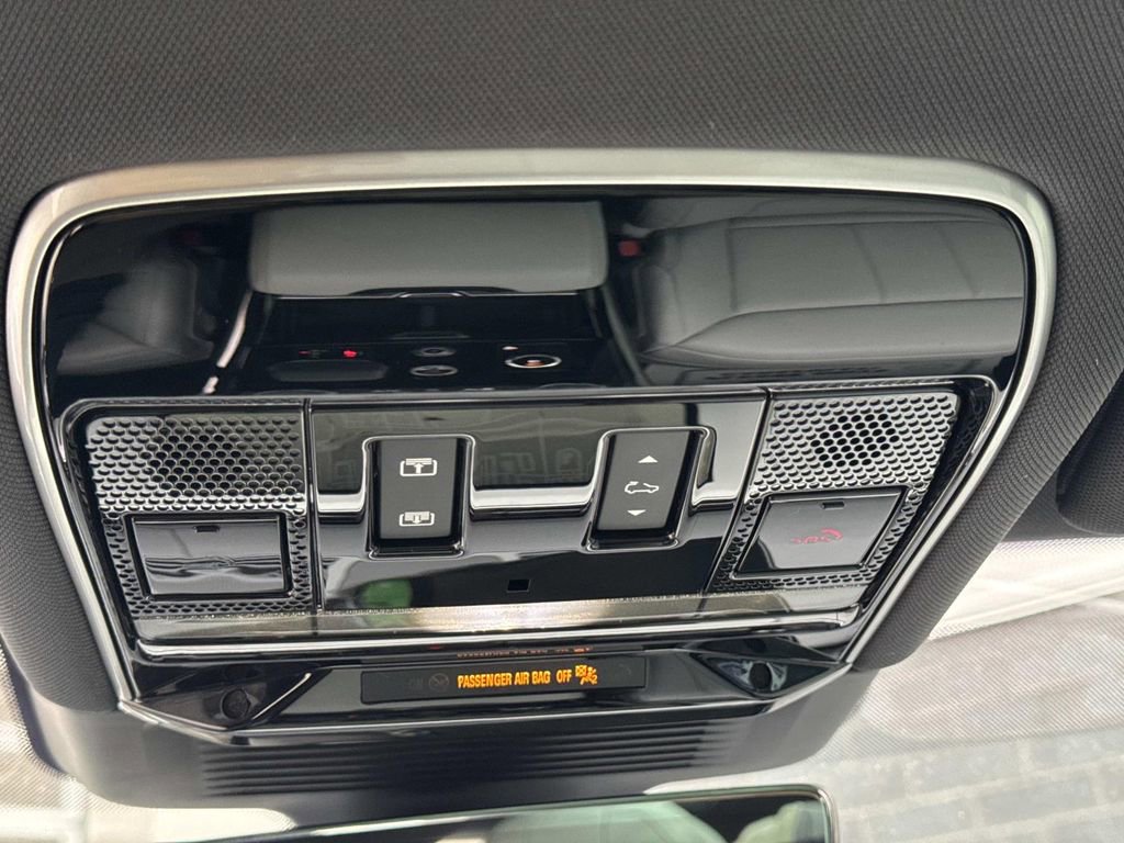 Certified 2023 Land Rover Range Rover Sport SE AWD/4WD image 22