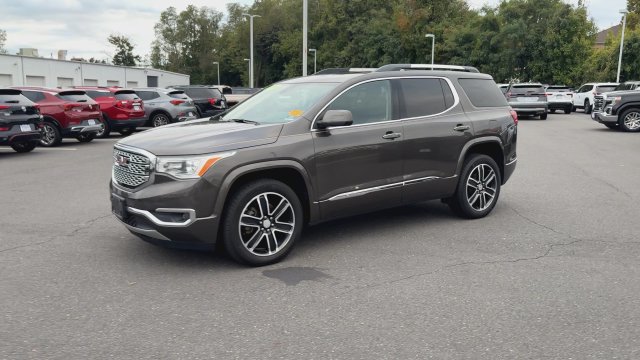 Certified 2019 GMC Acadia Denali w/ Technology Package AWD/4WD image 4