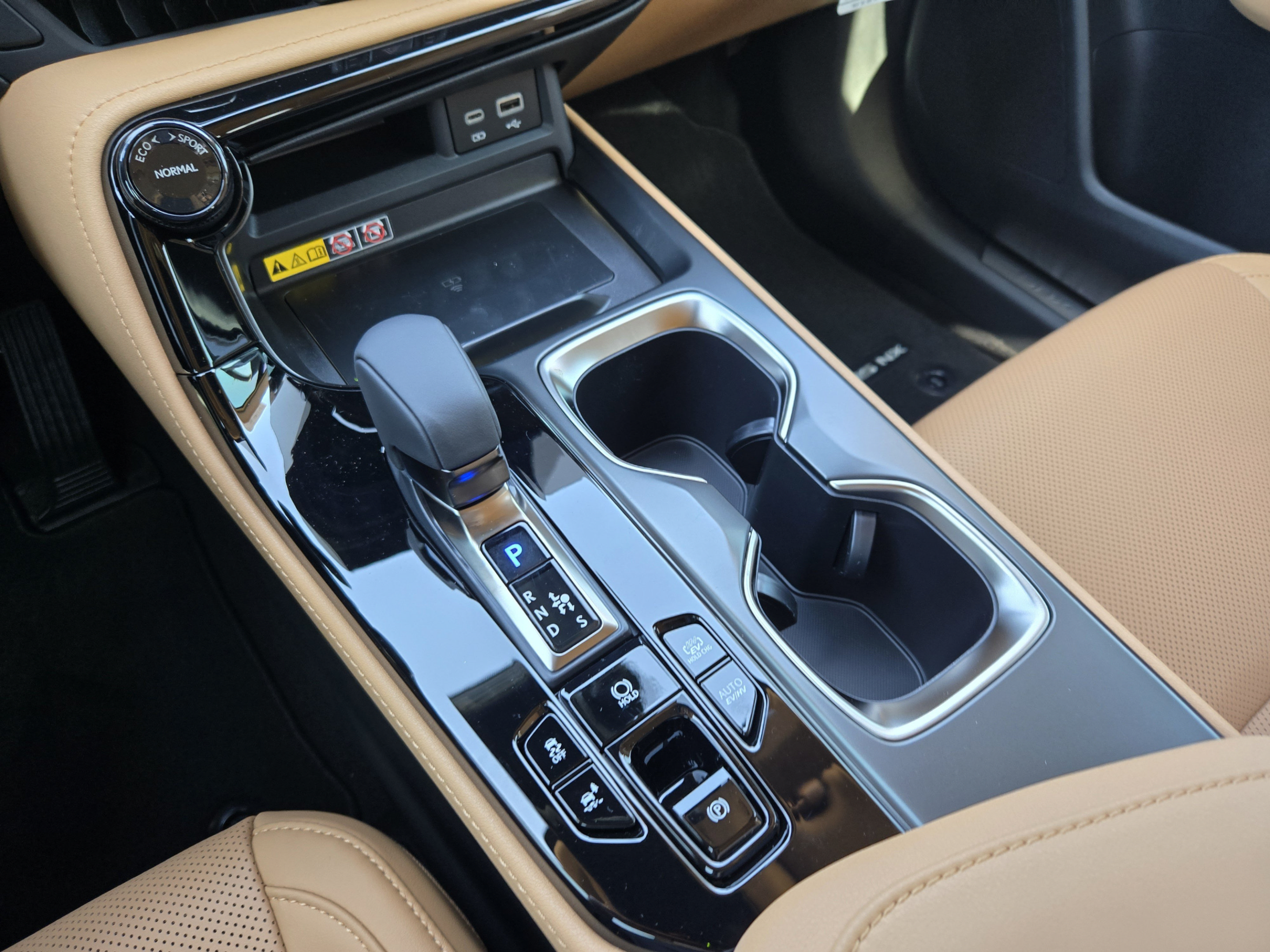 New 2026 Lexus NX 450h+ AWD w/ Luxury Package image 10