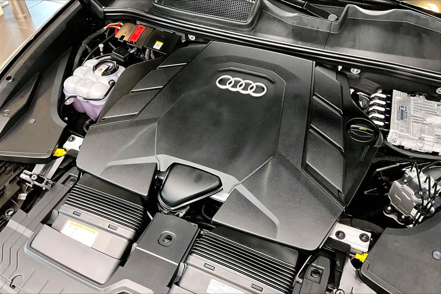 Certified 2025 Audi Q8 Premium Plus AWD/4WD image 30