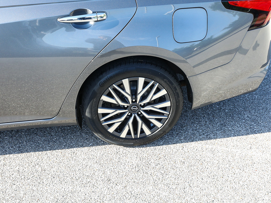 Used 2023 Nissan Altima 2.5 SV FWD image 5